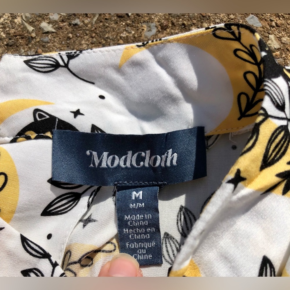 NWT ModCloth Collared Tank Top, Cat & Moon Pattern, Size Medium - Picture 4 of 8